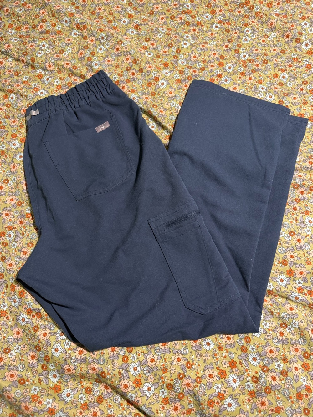 Figs Straight-Leg Scrub Pants in Navy